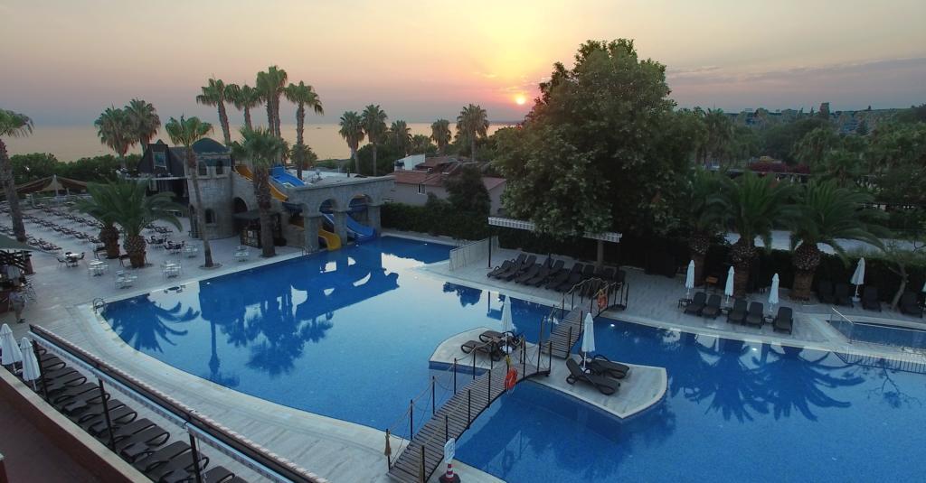 Thalia Beach Resort Hotel Ilica  Exteriör bild